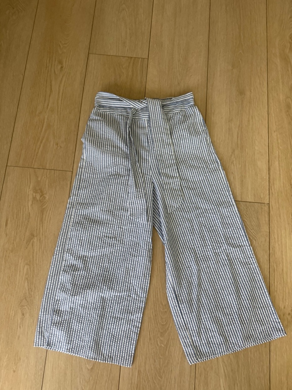 Dress Forum Blue & White Striped Seersucker Wide Leg Cropped Pants Tie Waist Med